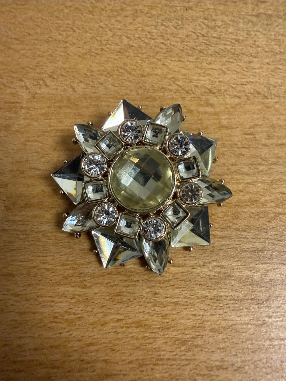 Rhinestone crystal star burst brooch pin shiny bling gold tone brown undertone